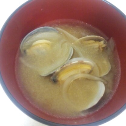 玉ねぎとアサリで美味しい味噌汁ができました(^-^)v
